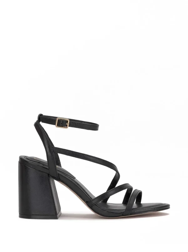 Reyvin Strappy Sandal In <Jessica Simpson New